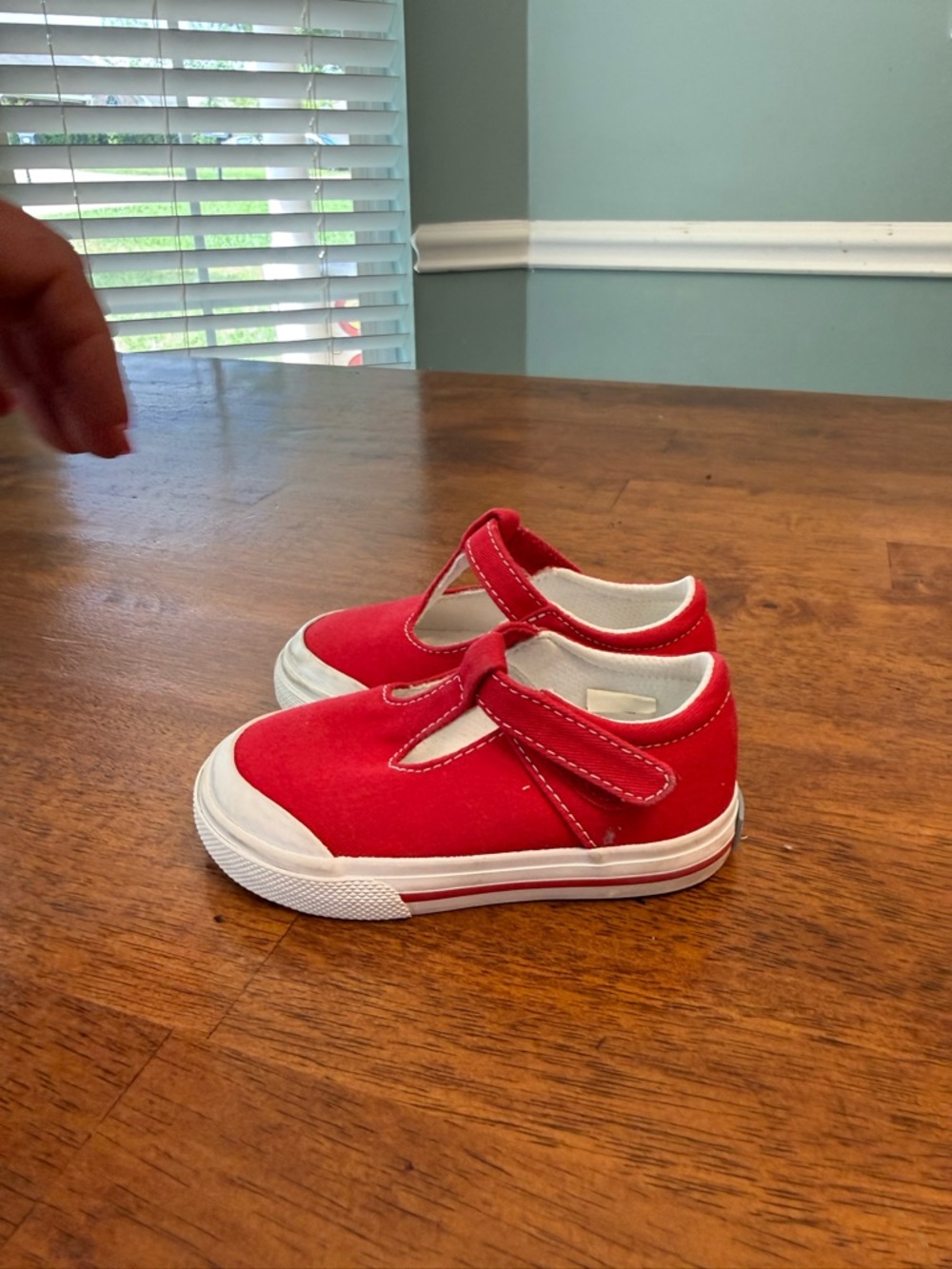 FootMates Drew Red Canvas T-Strap Mary Jane Sneakers 5 EUC - Picture 6 of 11